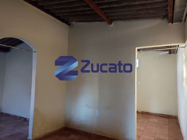 Foto do Casa - Casa com 1 dormitório para alugar, 40 m² por R$ 500,00/mês - Leblon - Uberaba/MG | ZUCATO IMOBILIARIA LTDA