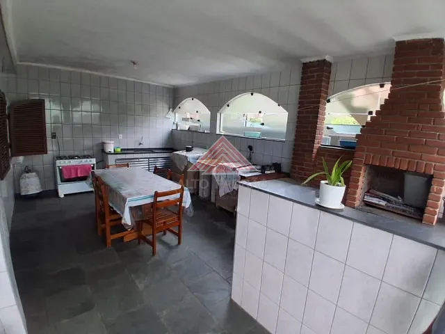 Casa com 430m² 3 quartos e 2 banheiros, à venda, no bairro Vila Assis Brasil em Mauá