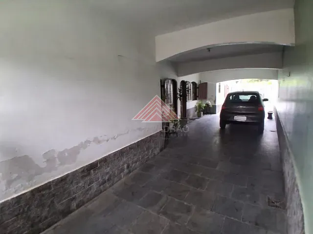 Casa com 430m² 3 quartos e 2 banheiros, à venda, no bairro Vila Assis Brasil em Mauá