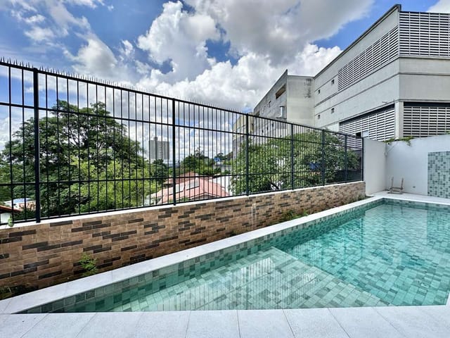 Casa com 1465m² 3 quartos e 5 banheiros, à venda, no bairro Chácara do Refúgio em Carapicuíba