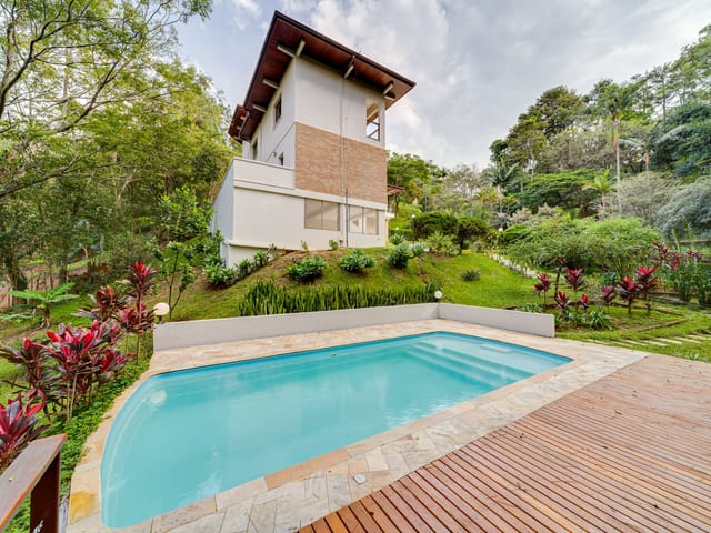 Casa 4 quartos e 4 banheiros, à venda, no bairro Bosque dos Eucaliptos em São José dos Campos