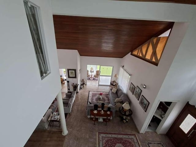 Casa com 649m² 3 quartos e 4 banheiros, à venda, no bairro Pousada dos Bandeirantes em Carapicuíba