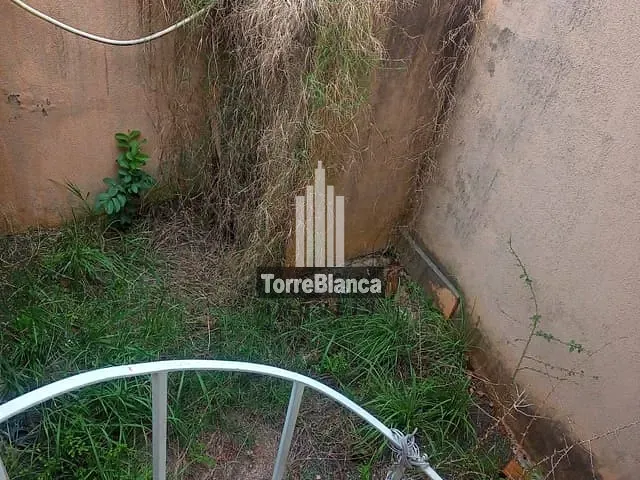 Casa 2 quartos e 1 banheiro, à venda, no bairro Uvaranas em Ponta Grossa