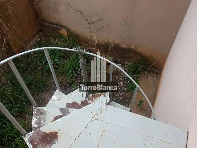 Casa 2 quartos e 1 banheiro, à venda, no bairro Uvaranas em Ponta Grossa