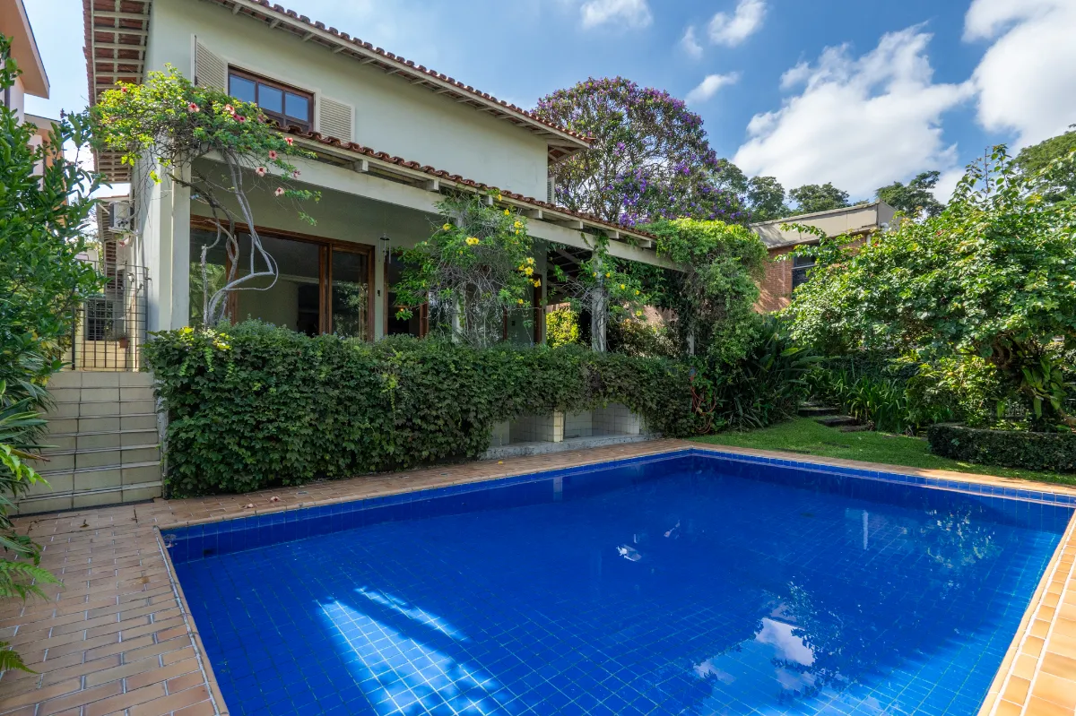 Casa para venda em Jardim Leonor com 5 quartos, sendo 3 suítes, 352m²