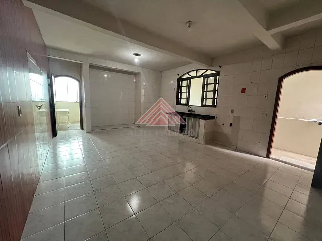 Casa 2 quartos e 1 banheiro, para alugar, no bairro Jardim Itapark em Mauá