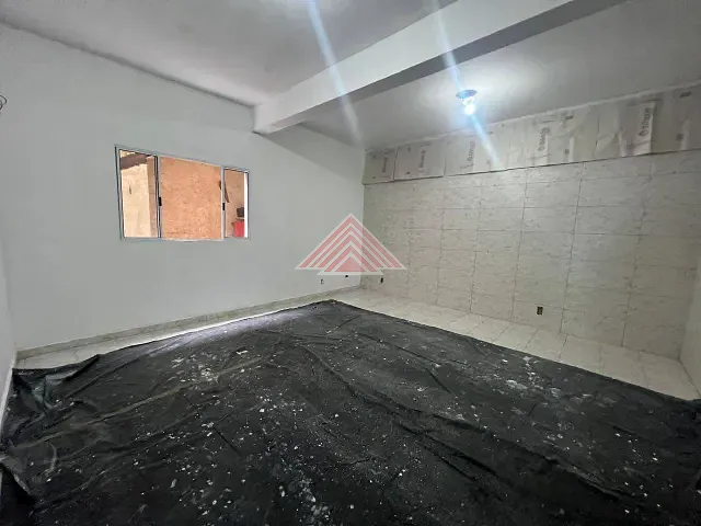 Casa 2 quartos e 1 banheiro, para alugar, no bairro Jardim Itapark em Mauá