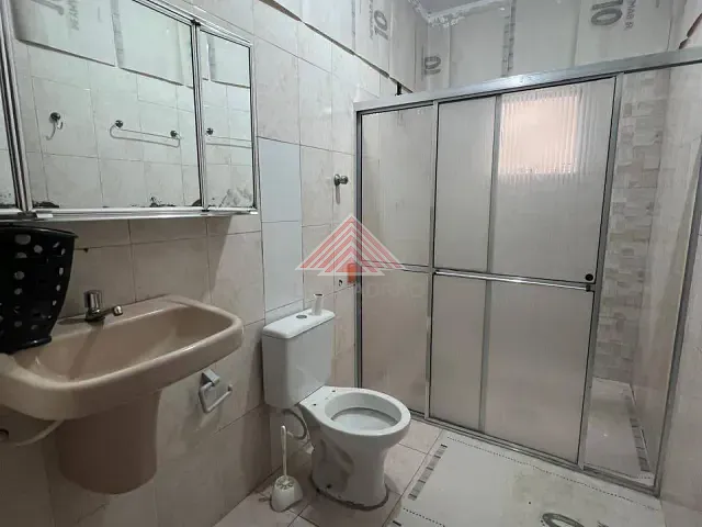 Casa 2 quartos e 1 banheiro, para alugar, no bairro Jardim Itapark em Mauá