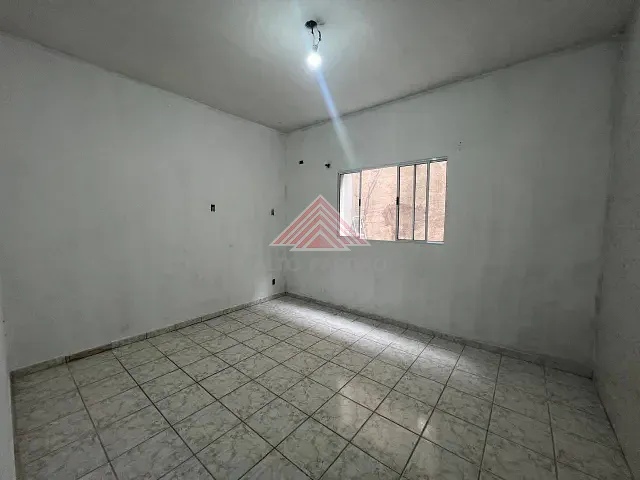Casa 2 quartos e 1 banheiro, para alugar, no bairro Jardim Itapark em Mauá