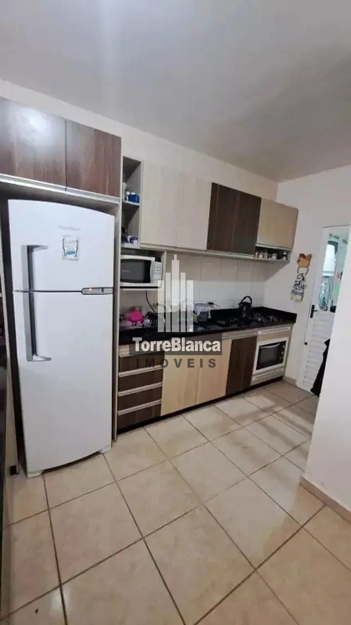 Casa à venda com 3 quartos, 62m² - Foto 4