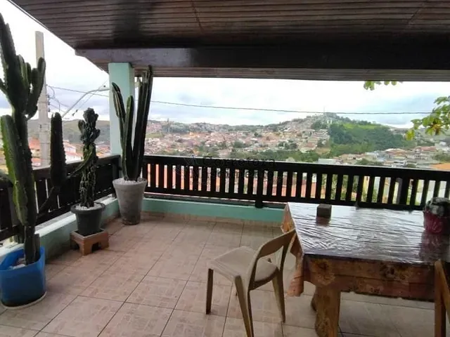 Casa com 375m² 2 quartos e 2 banheiros, à venda, no bairro Jardim das Flores em Santa Branca