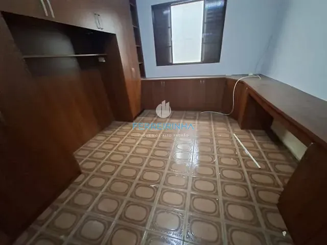 Casa 4 quartos e 1 banheiro, para alugar, no bairro Urbanova em São José dos Campos