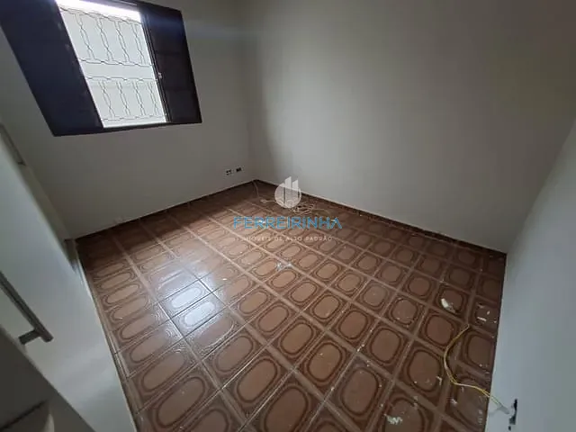 Casa 4 quartos e 1 banheiro, para alugar, no bairro Urbanova em São José dos Campos
