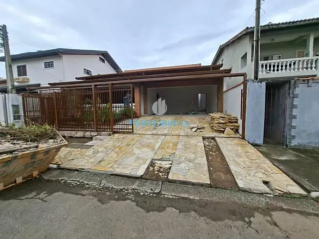 Casa 4 quartos e 1 banheiro, para alugar, no bairro Urbanova em São José dos Campos