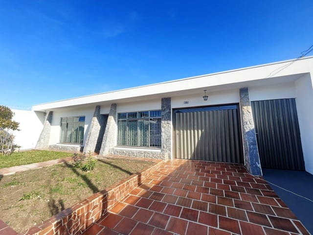 Casa para locação, 4 quartos sendo 1 suíte, 2 vagas de garagem, 250 m², Nova Rússia - Ponta Grossa/PR