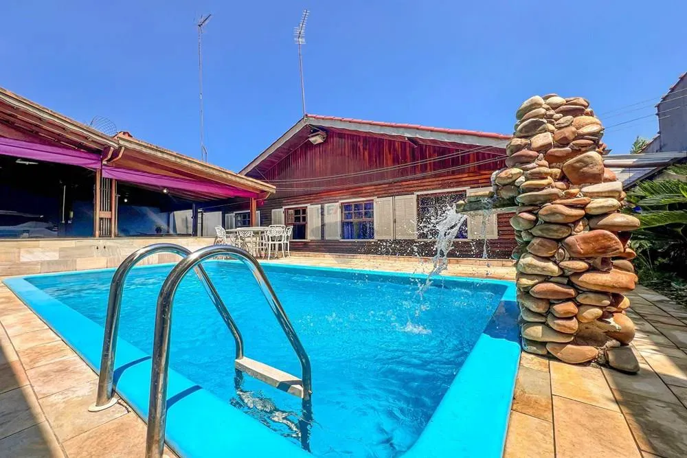 Casa no condomínio Jacqueline para venda com 3 quartos, sendo 1 suíte, 218m²