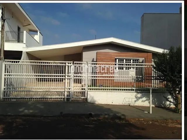 Casa 3 quartos e 2 banheiros, à venda, no bairro San Remo em Londrina