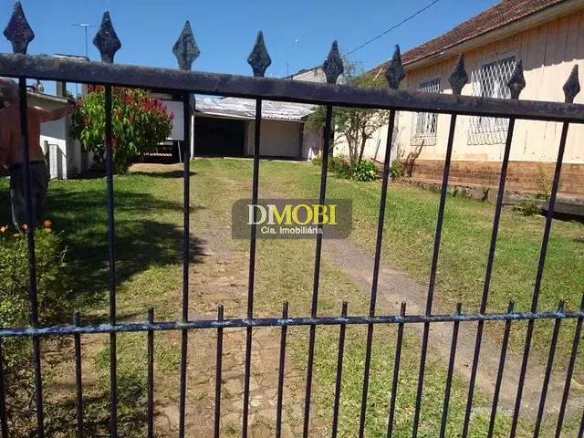 Casa com 670m² 3 quartos e 2 banheiros, à venda, no bairro Passos dos Ferreiros em Gravataí
