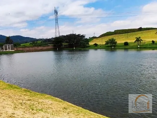 Casa com 1310m² 3 quartos e 3 banheiros, à venda, no bairro Fazenda Santana I em Atibaia