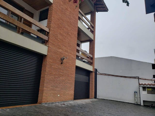 Casa 4 quartos e 2 banheiros, à venda, no bairro Jardim Esplanada em São José dos Campos
