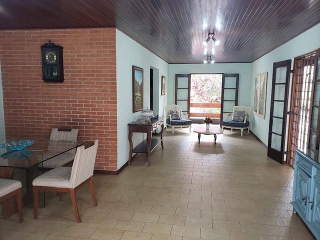 Casa 4 quartos e 2 banheiros, à venda, no bairro Jardim Esplanada em São José dos Campos