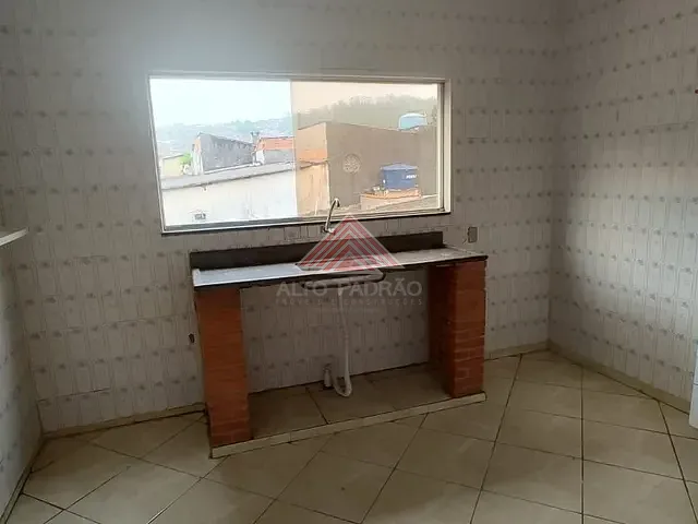 Casa 2 quartos e 1 banheiro, para alugar, no bairro Vila Emílio em Mauá