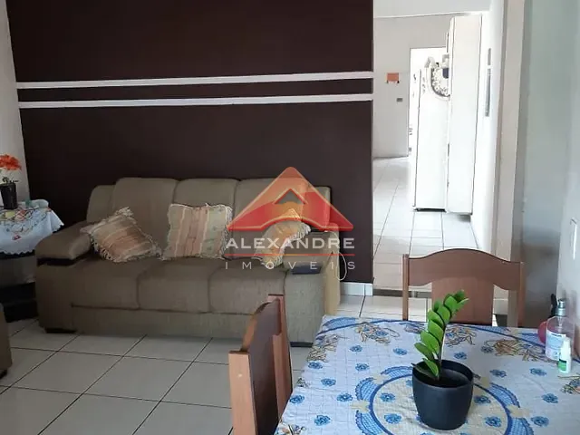 Casa com 140m² 8 quartos e 2 banheiros, à venda, no bairro Conjunto Residencial Dom Pedro I em São José dos Campos