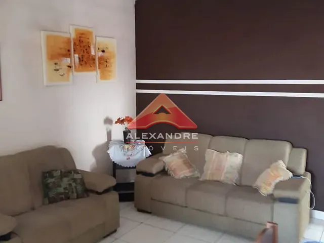 Casa com 140m² 8 quartos e 2 banheiros, à venda, no bairro Conjunto Residencial Dom Pedro I em São José dos Campos