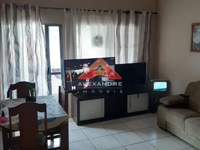 Casa com 140m² 8 quartos e 2 banheiros, à venda, no bairro Conjunto Residencial Dom Pedro I em São José dos Campos