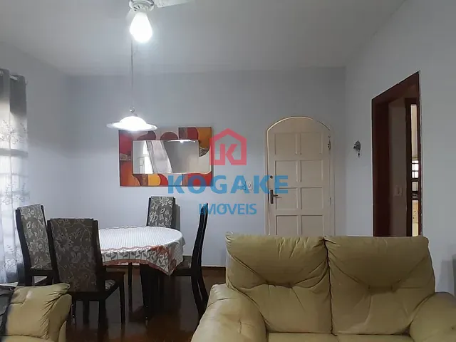Casa com 250m² 3 quartos e 2 banheiros, à venda, no bairro Bosque dos Eucaliptos em São José dos Campos