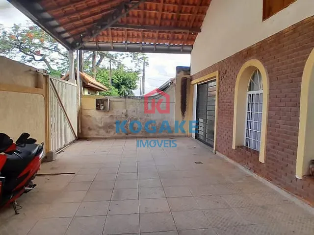 Casa com 250m² 3 quartos e 2 banheiros, à venda, no bairro Bosque dos Eucaliptos em São José dos Campos