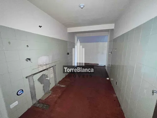 Casa com 324m² 3 quartos e 1 banheiro, à venda, no bairro Uvaranas em Ponta Grossa