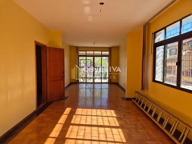 Casa com 545m² 6 quartos e 4 banheiros, à venda, no bairro Tristeza em Porto Alegre