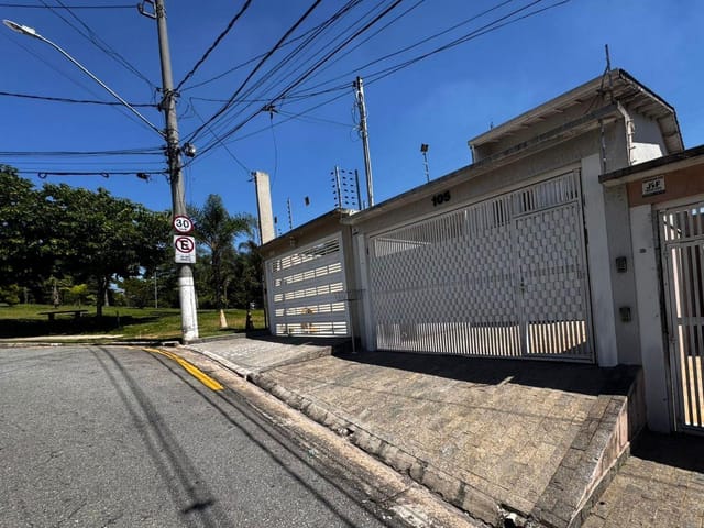 Casa com 159m² 3 quartos e 3 banheiros, à venda, no bairro Novo Osasco em Osasco