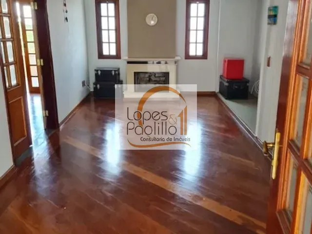 Casa com 900m² 5 quartos e 3 banheiros, à venda ou para alugar, no bairro Jardim Siriema em Atibaia