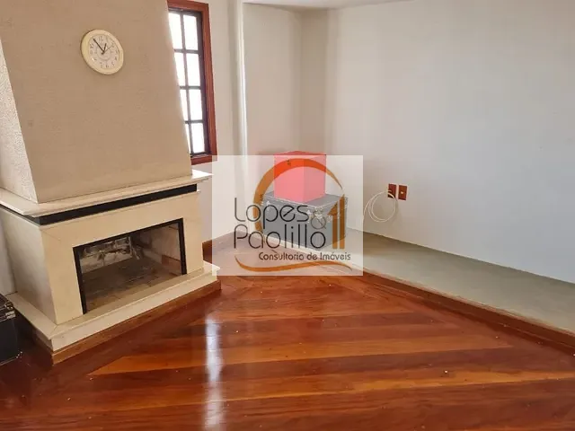 Casa com 900m² 5 quartos e 3 banheiros, à venda ou para alugar, no bairro Jardim Siriema em Atibaia
