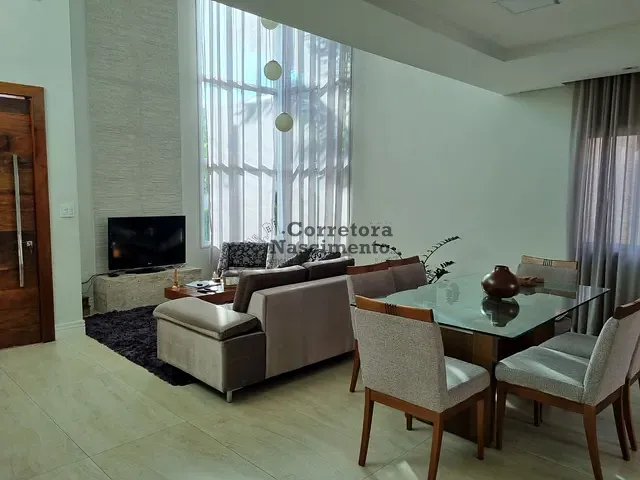 Casa com 350m² 3 quartos e 4 banheiros, à venda, no bairro Villa Branca em Jacareí