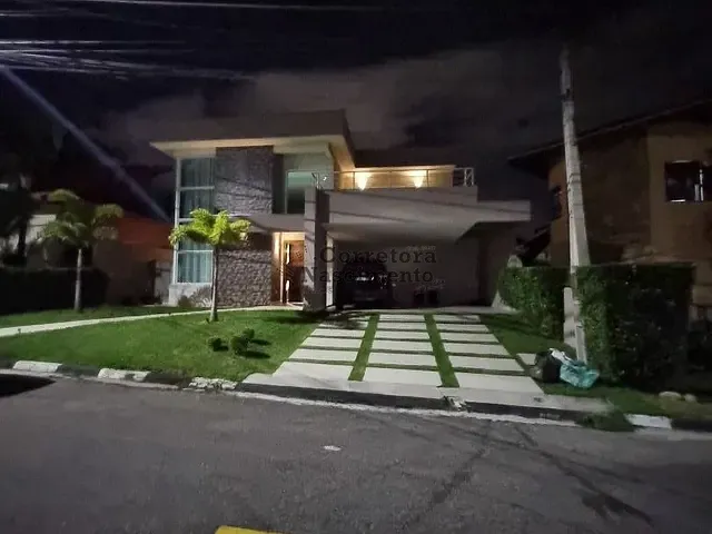 Casa com 350m² 3 quartos e 4 banheiros, à venda, no bairro Villa Branca em Jacareí