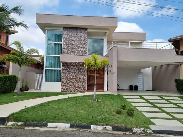 Casa com 350m² 3 quartos e 4 banheiros, à venda, no bairro Villa Branca em Jacareí