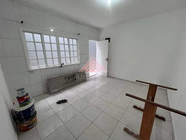 Casa com 60m² 1 quarto e 1 banheiro, para alugar, no bairro Jardim Maria Eneida em Mauá