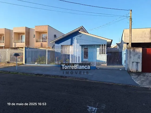 Casa com 240m² 3 quartos e 2 banheiros, à venda, no bairro Uvaranas em Ponta Grossa