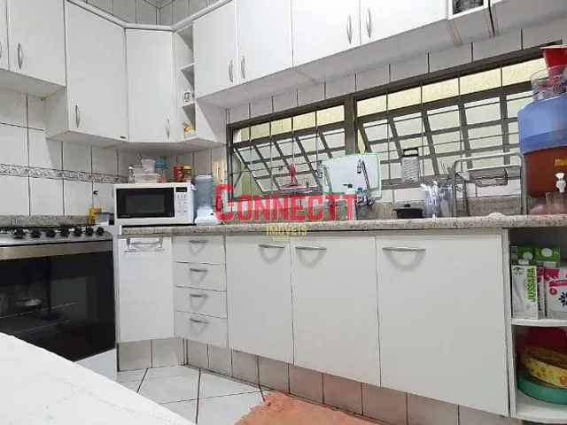 Casa com 250m² 3 quartos e 2 banheiros, à venda, no bairro Jardim Anhanguera em Ribeirão Preto
