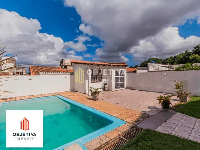Casa 4 quartos e 3 banheiros, à venda, no bairro Santo Antônio em Porto Alegre