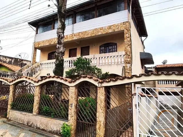 Casa com 472m² 8 quartos e 8 banheiros, à venda, no bairro Parque Itaici em Bom Jesus dos Perdões