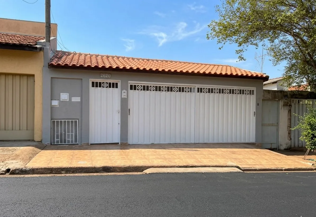 Casa para venda em Jardim Palestina com 3 quartos, sendo 1 suíte , 137m²