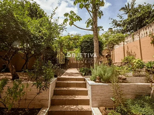 Casa com 363m² 3 quartos e 3 banheiros, à venda, no bairro Santo Antônio em Porto Alegre