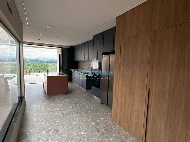 Casa 3 quartos e 3 banheiros, à venda, no bairro Jardim das Indústrias em São José dos Campos