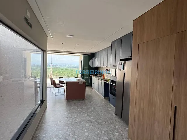Casa 3 quartos e 3 banheiros, à venda, no bairro Jardim das Indústrias em São José dos Campos