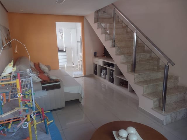 Casa 2 quartos e 1 banheiro, à venda, no bairro Jardim Guerreiro em Cotia