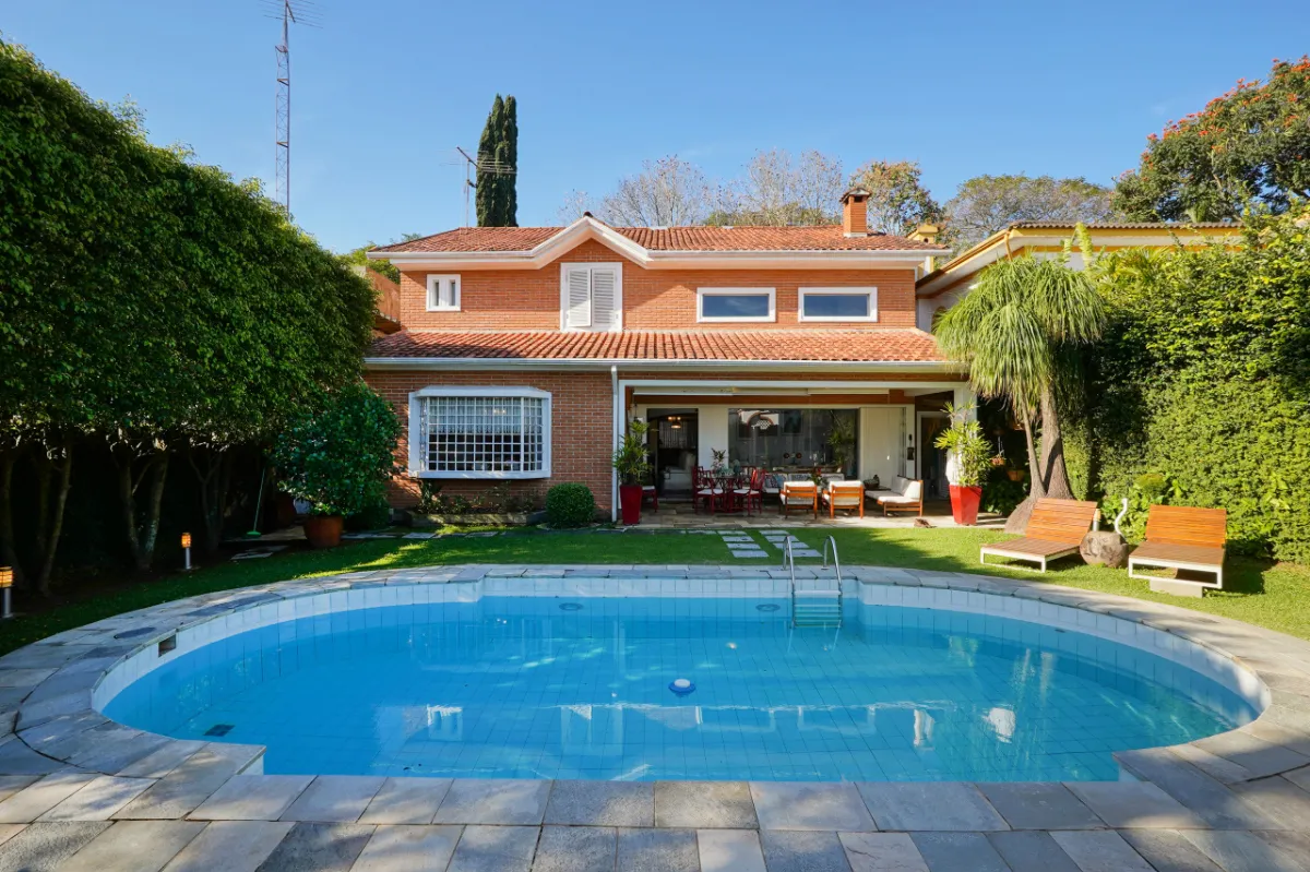 Casa para venda em Jardim Leonor com 3 quartos, sendo 3 suítes, 340m²